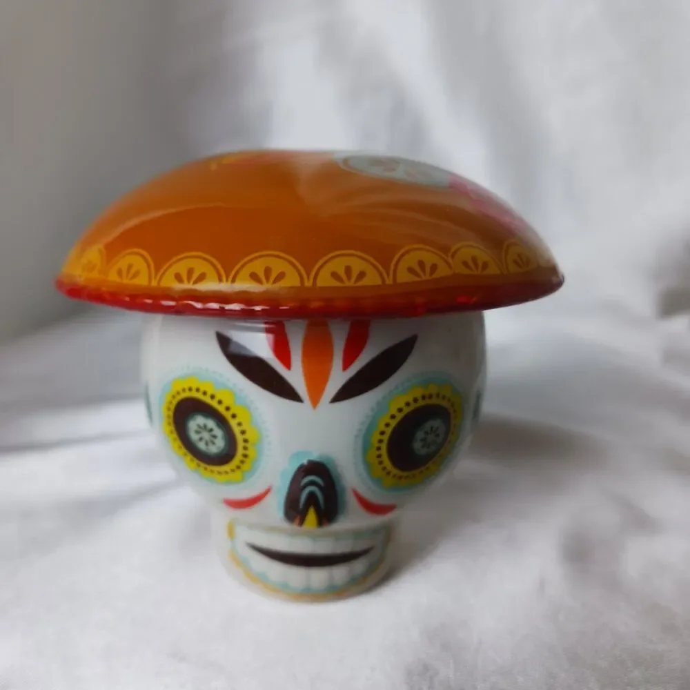 DAY OF THE DEAD SUGAR SKULL CERAMIC SALT & PEPPER SET